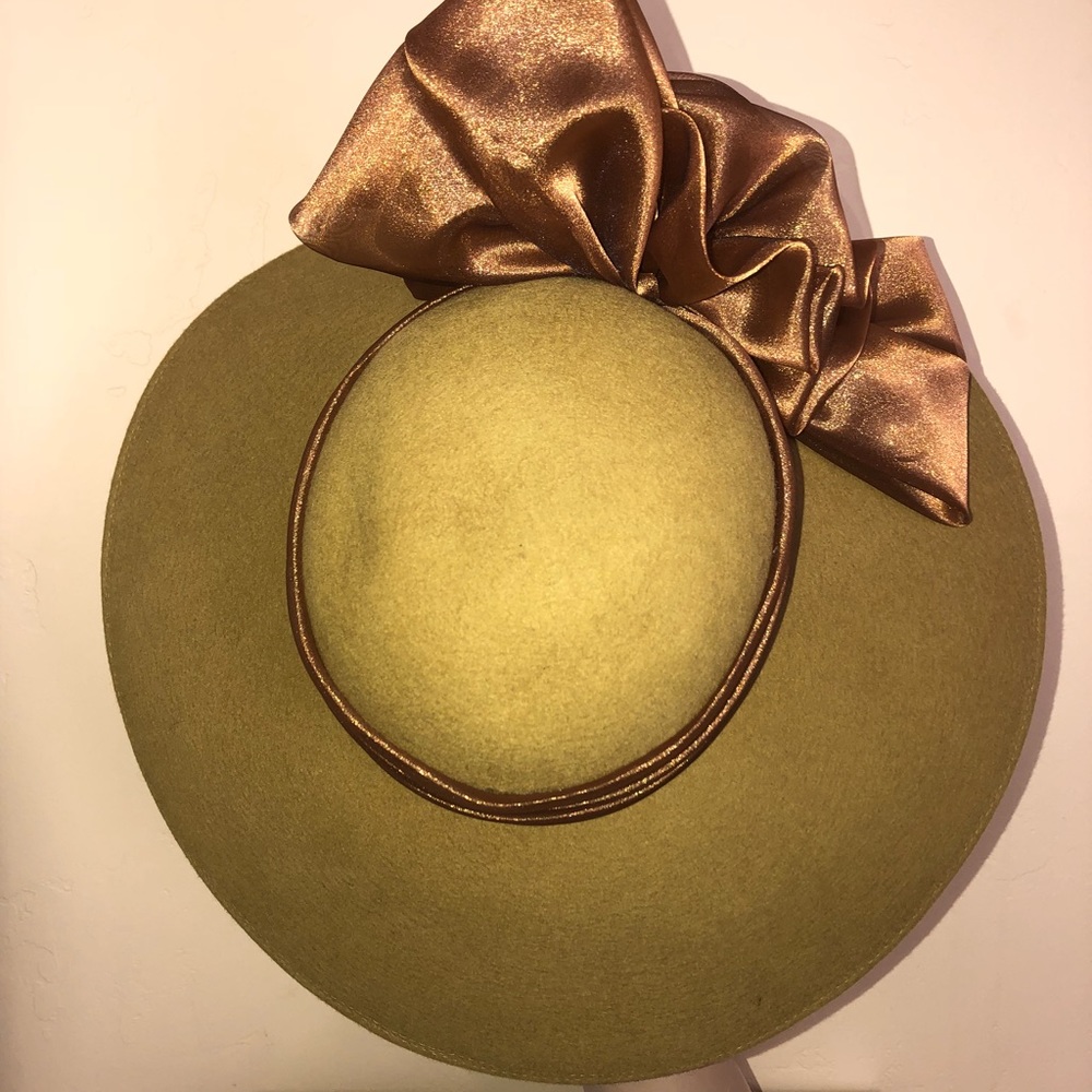 Hat - Picture 3 of 8